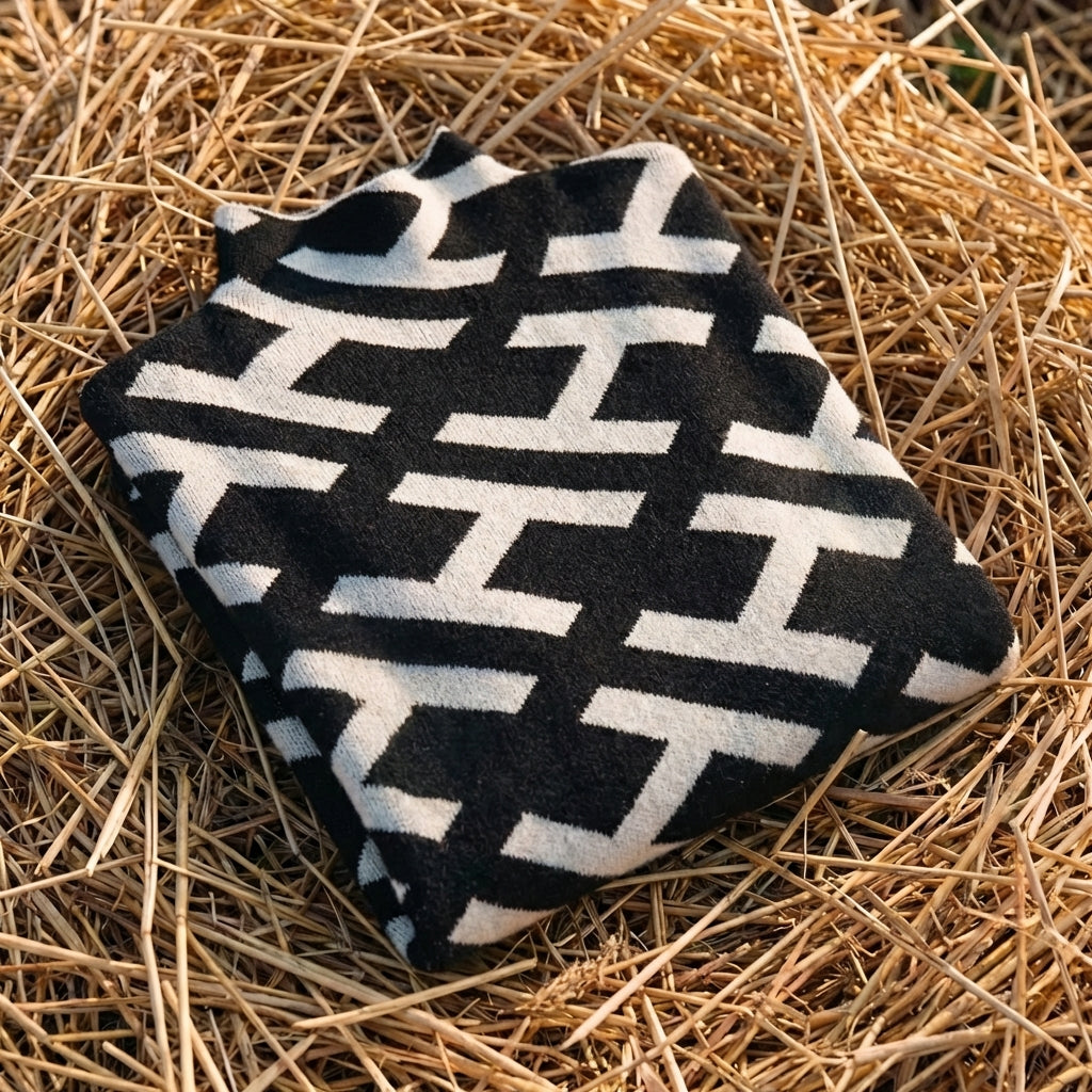 Cotton Sweater Black-White Abstract